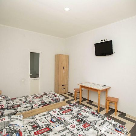 Amalia Hotel Zaliznyy Port Bagian luar foto