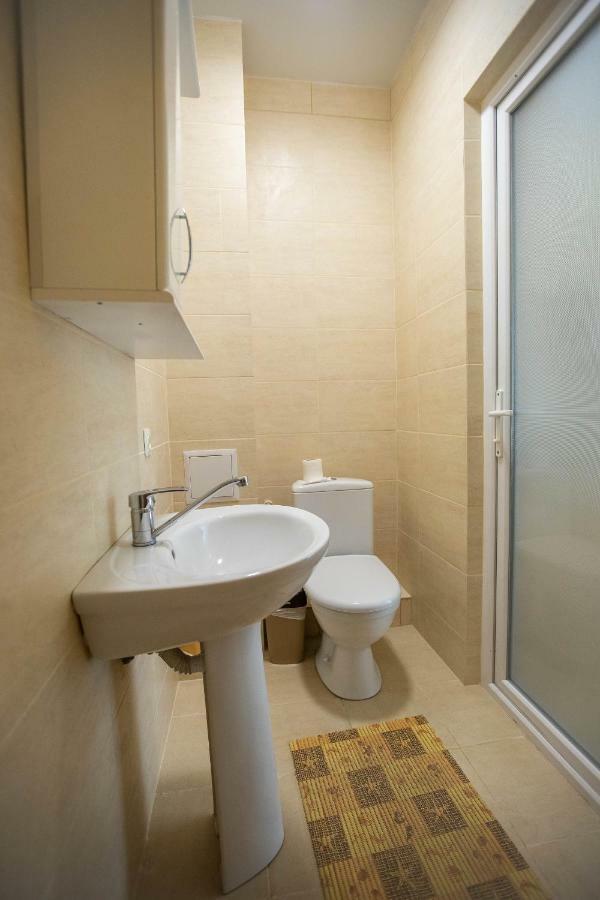 Amalia Hotel Zaliznyy Port Bagian luar foto