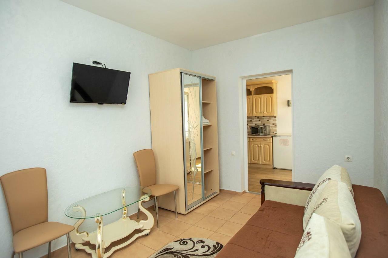Amalia Hotel Zaliznyy Port Bagian luar foto